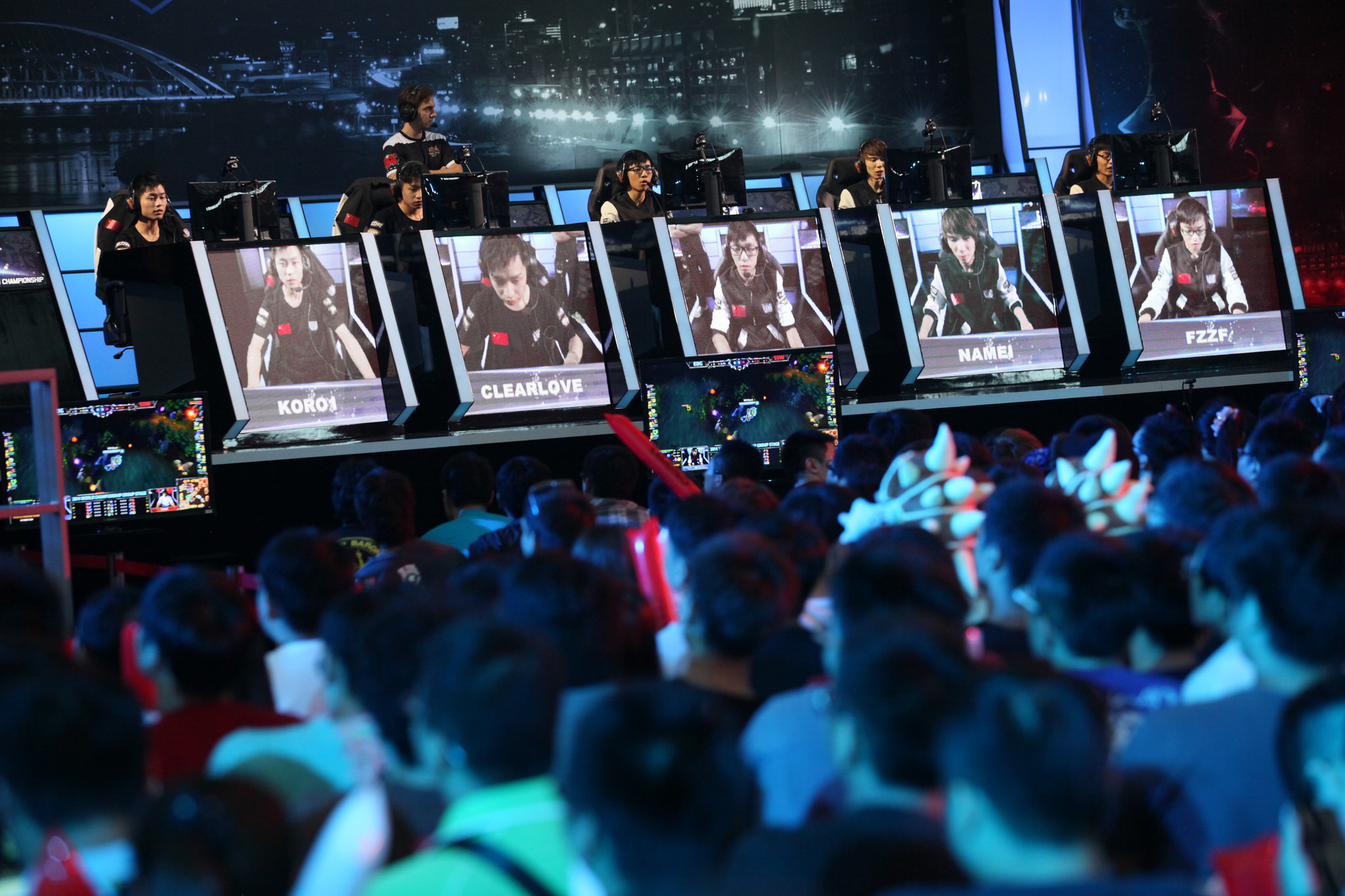 2022英雄联盟全球总决赛：入围赛至小组赛征程开启，旧金山大通中心角逐召唤师奖杯